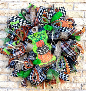 Fall/Halloween Wreath-Welcome Pumpkin Stack