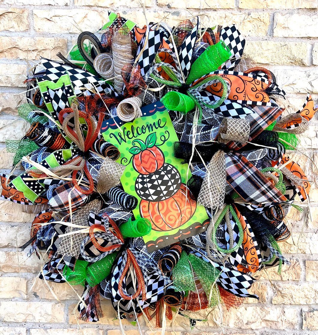 Fall/Halloween Wreath-Welcome Pumpkin Stack