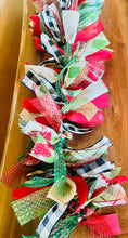 Load image into Gallery viewer, Rag Tie Garland CHRISTMAS
