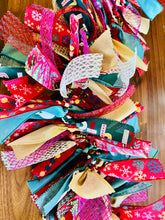 Load image into Gallery viewer, Rag Tie Garland CHRISTMAS
